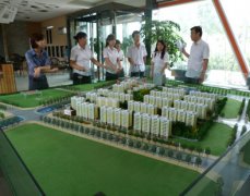 <b>房產公司舉辦銷售人員現(xiàn)場學習培訓</b>